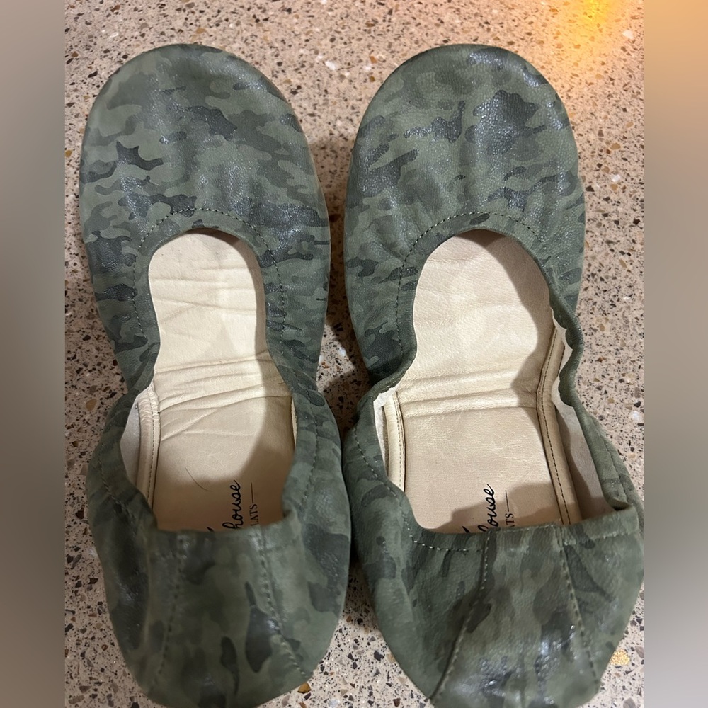 Store house flats in camo